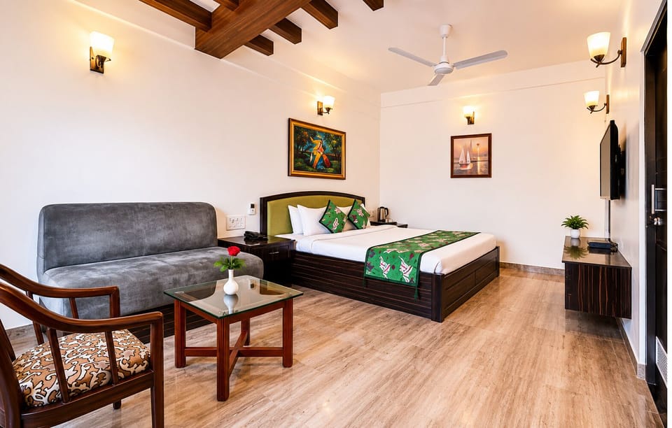 SUPER DELUXE AC ROOM | In-room safe, WiFi (free), bed sheets