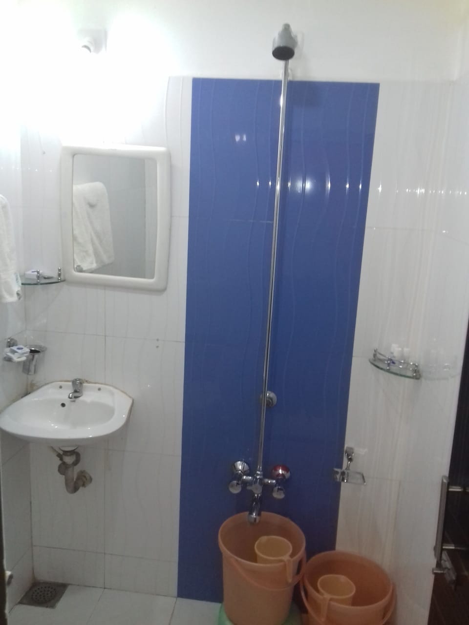 SUPER DELUXE AC ROOM | Bathroom