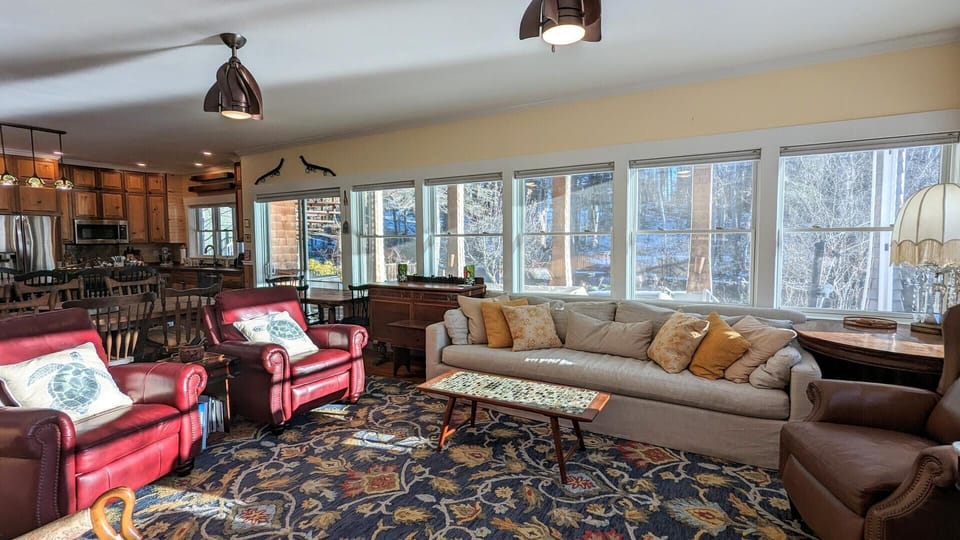 Plenty of Seating in the Living room with Lake Views
