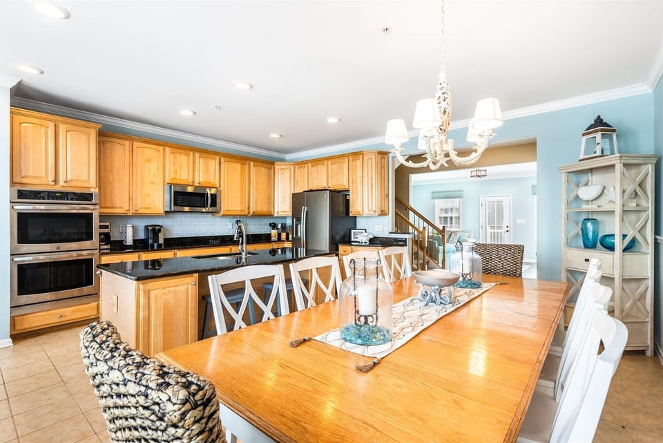 Sunset Island 18 Beach Walk Lane Kitchen and Dining Area