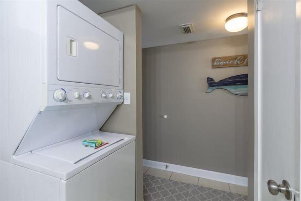 Breakers unit 31 2/2 Sleeps 8 Orange Beach, AL Managed by Island Rentals