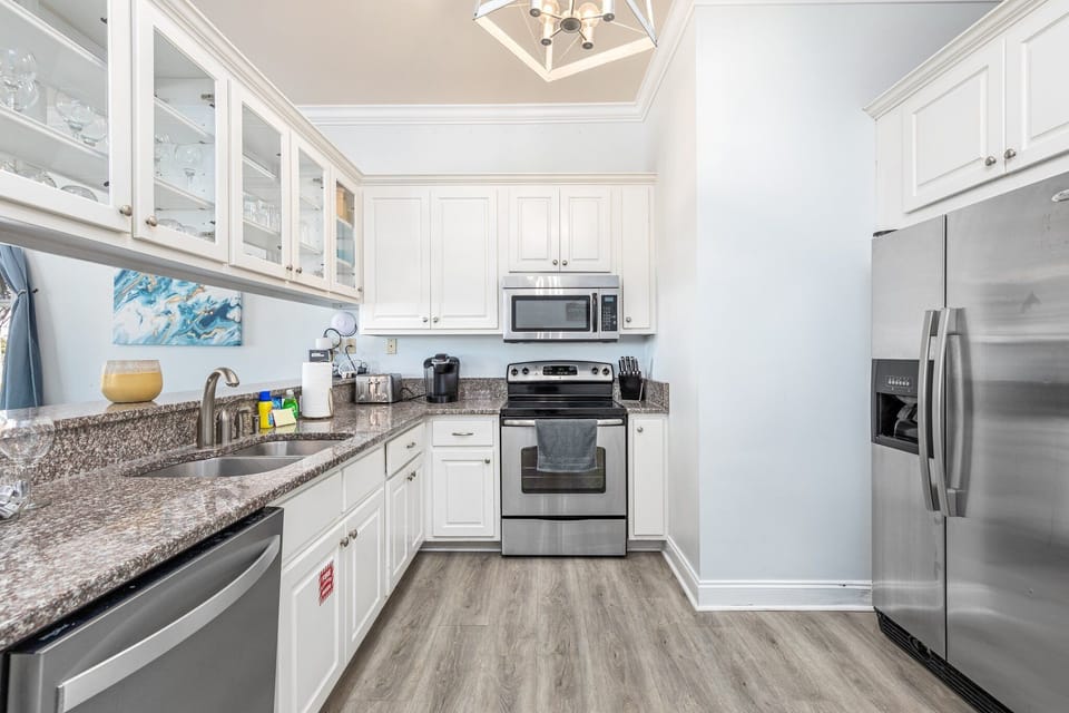   Full kitchen Appliances for  your meal preparation