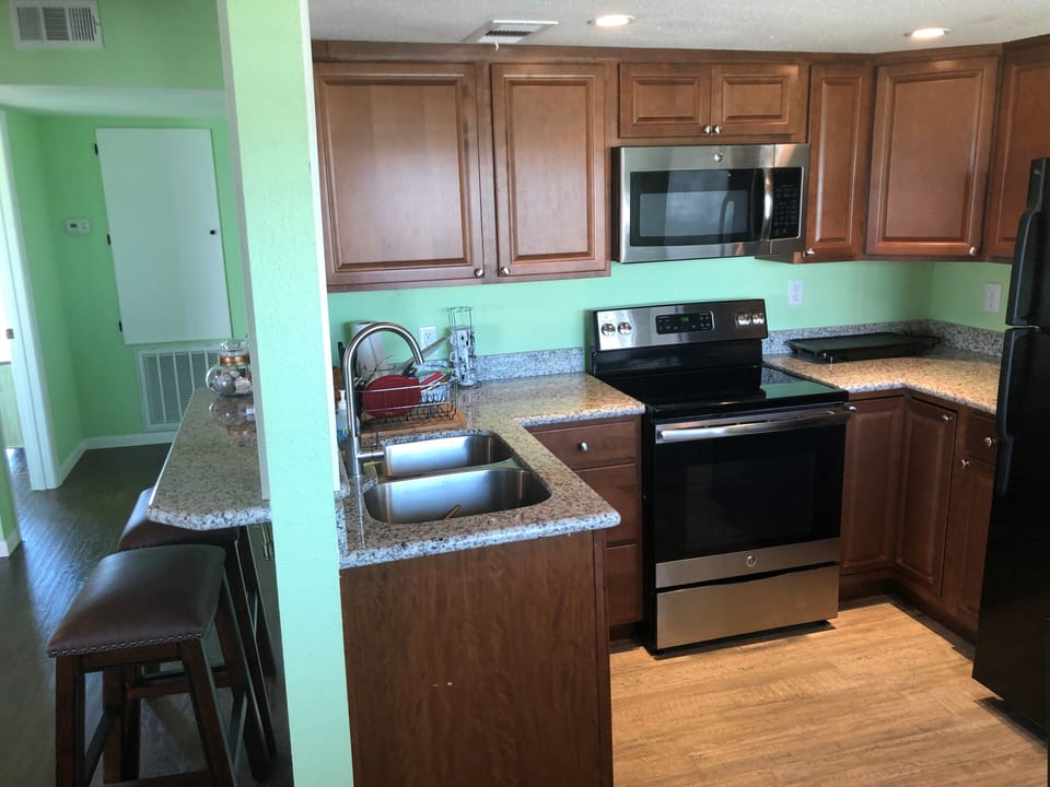 Unit #2 
Kitchen 