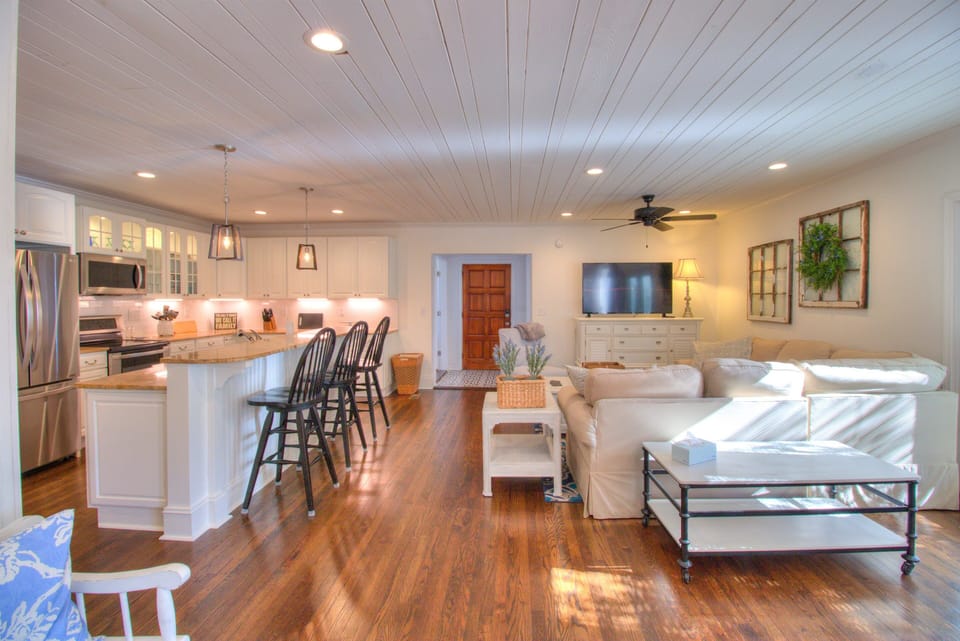 Kure Cottage-Living Room