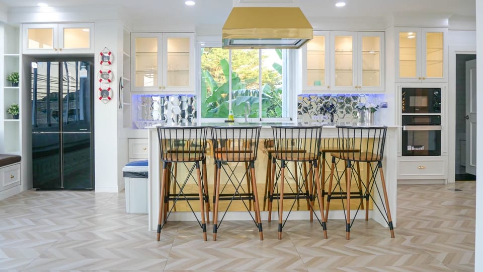 Luxury Villa, 4 Bedrooms | Private kitchen | Fridge, microwave, oven, stovetop