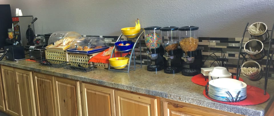 Free daily continental breakfast