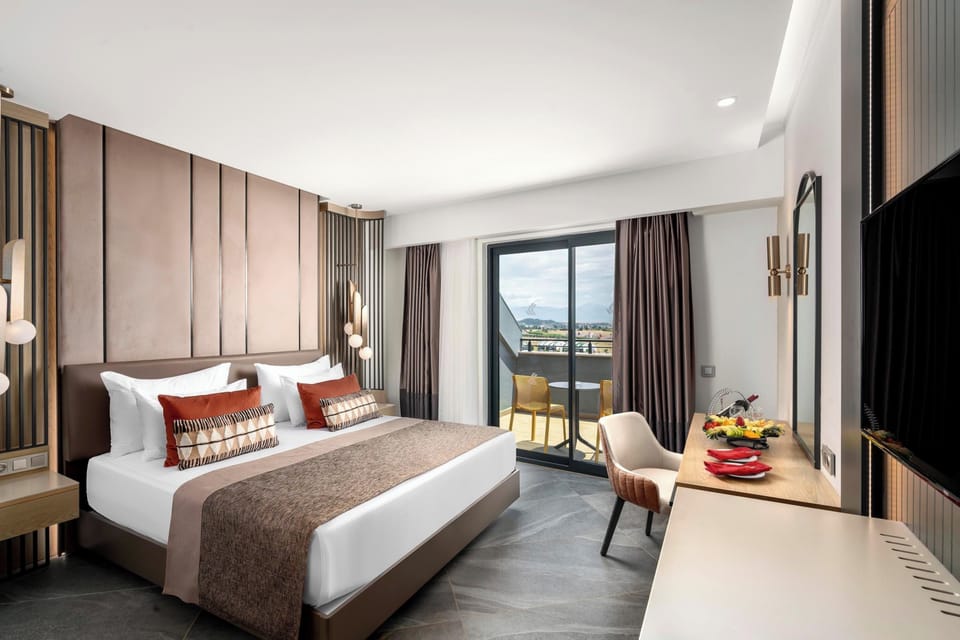 Premium bedding, minibar, in-room safe, desk