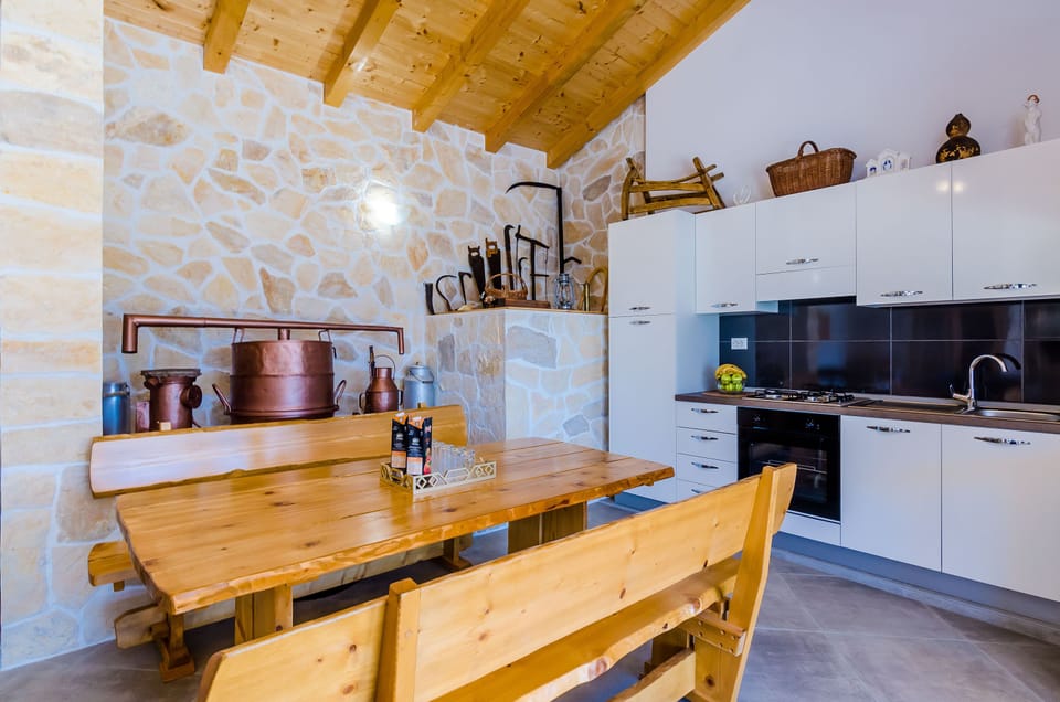 Villa (Three Bedroom Apartment with Terrace ) | In-room dining