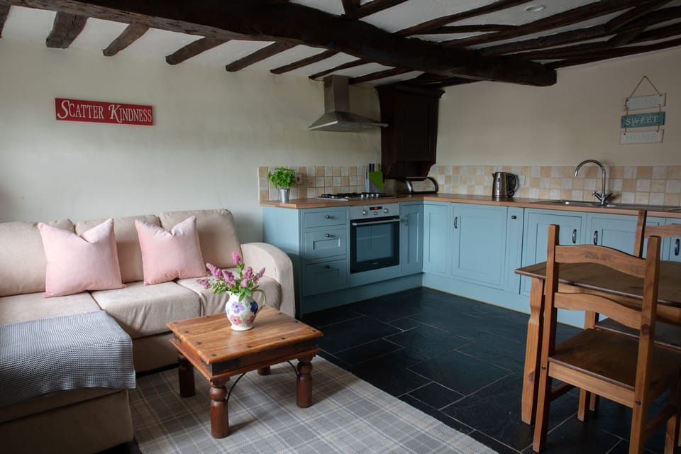 The Coach House - Open plan living area