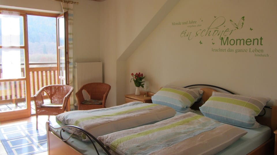 Apartment | Iron/ironing board, free cribs/infant beds, free WiFi, bed sheets