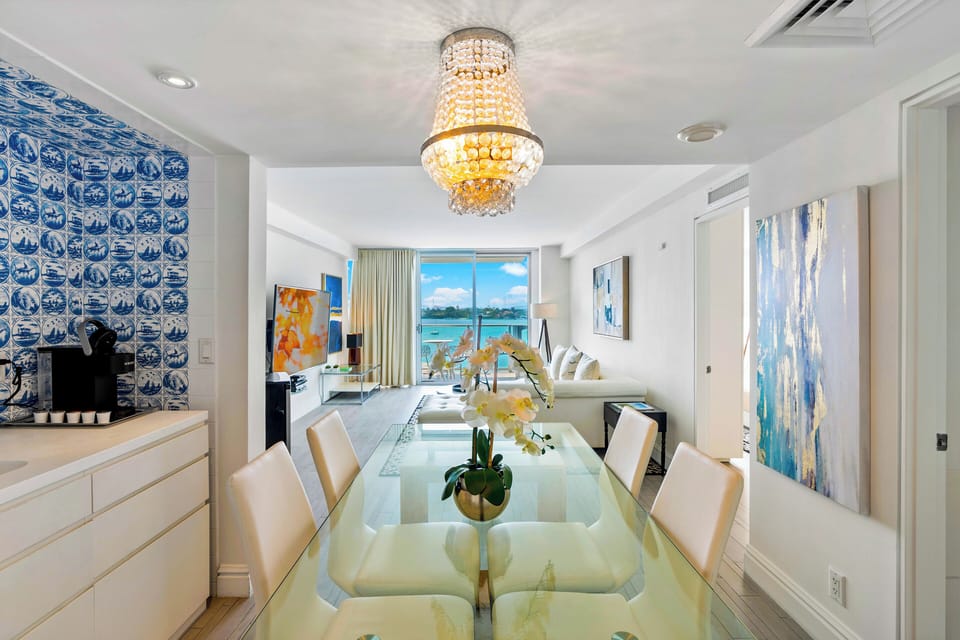 Premium Studio Suite, 1 King Bed, Balcony, Bay View | Premium bedding, individually decorated, individually furnished