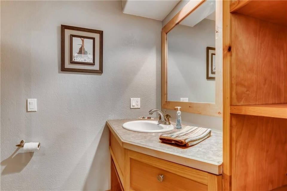Upstairs bathroom
