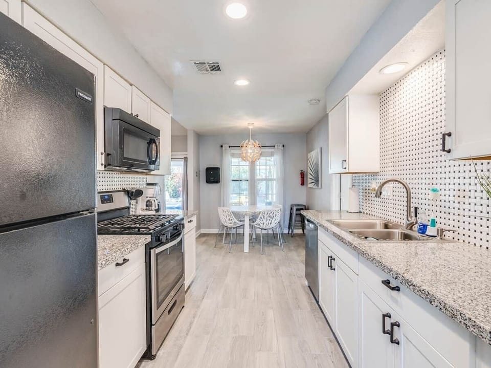 Well Equipped kitchen with all basic cooking supplies. 