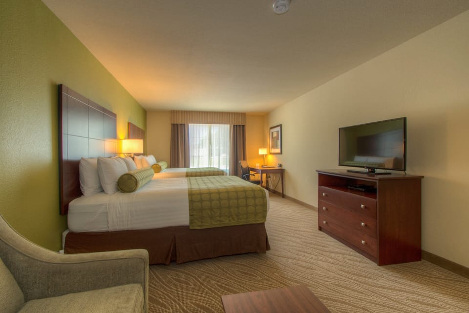 Studio, 2 Queen Beds with Sofa Bed, Non Smoking | Premium bedding, down comforters, pillowtop beds, in-room safe