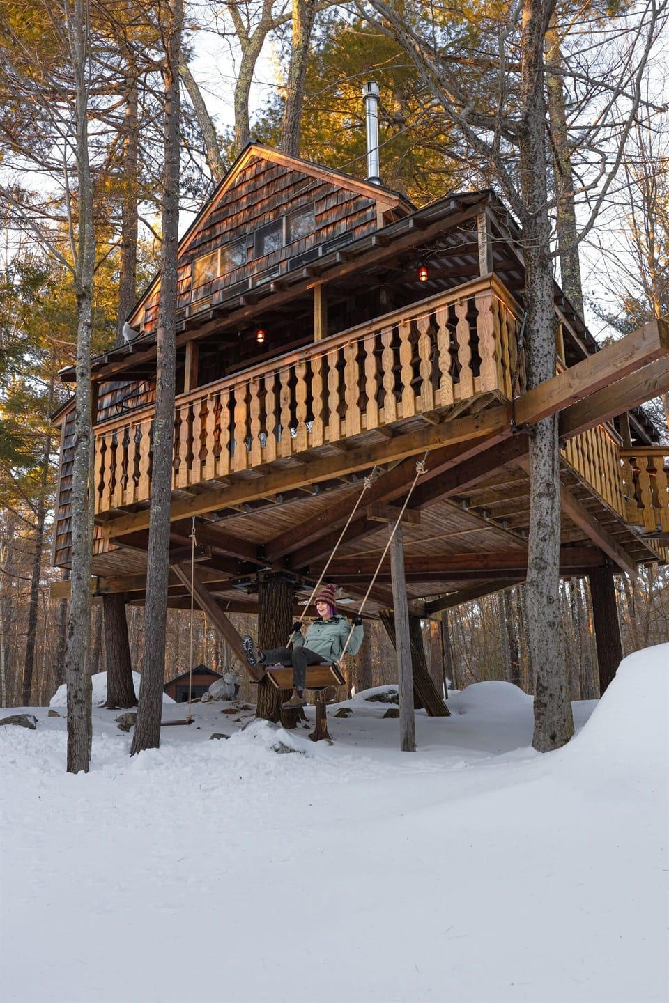 Treehouse swing