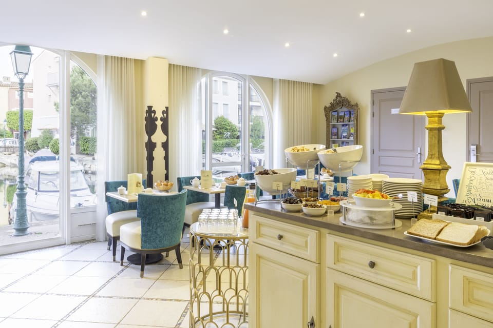 Daily buffet breakfast (EUR 20 per person)