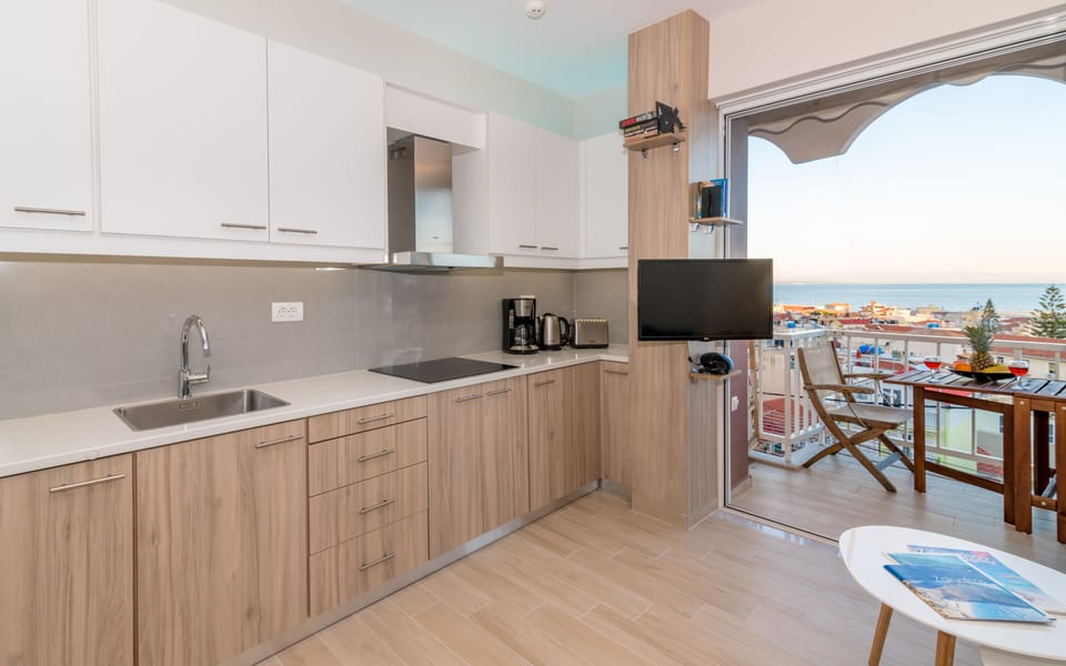 Apartment, 1 Bedroom, Smoking, Balcony | Private kitchen