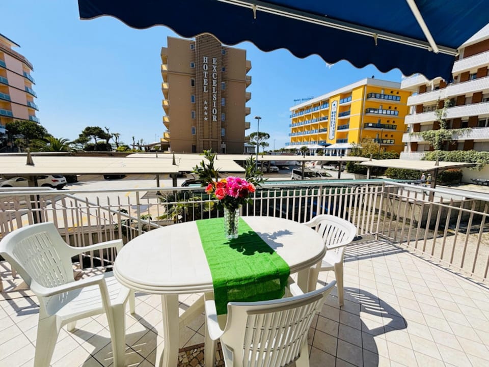 Apartment, 2 Bedrooms, Balcony, City View | Terrace/patio