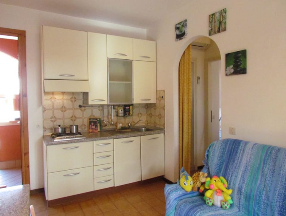 Apartment, 2 Bedrooms, Balcony, Pool View | Living room | TV