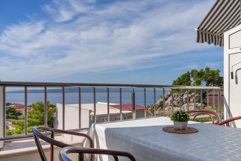 Apartment, 1 Bedroom, Balcony, City View | Outdoor dining