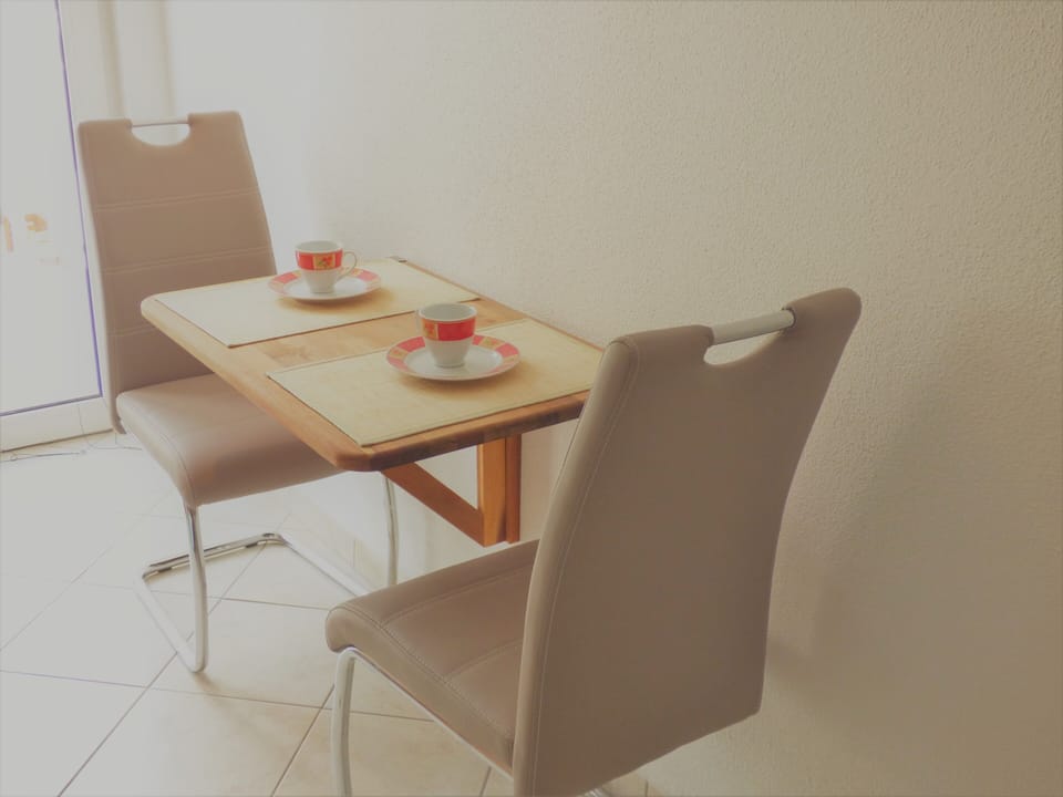 Studio, Balcony, City View | Dining