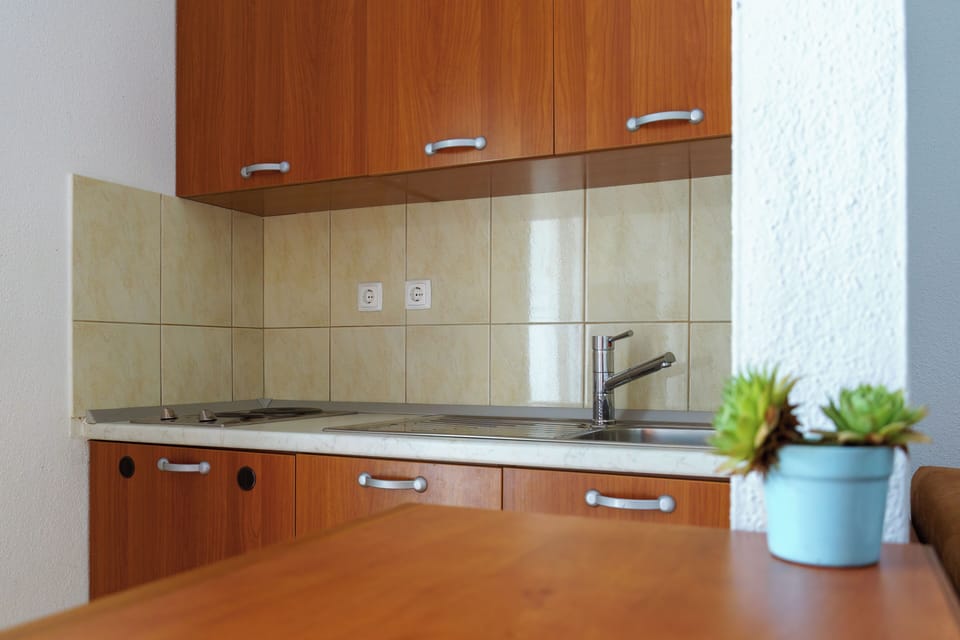Studio, Balcony, City View | Private kitchen | Fridge, microwave, coffee/tea maker, electric kettle