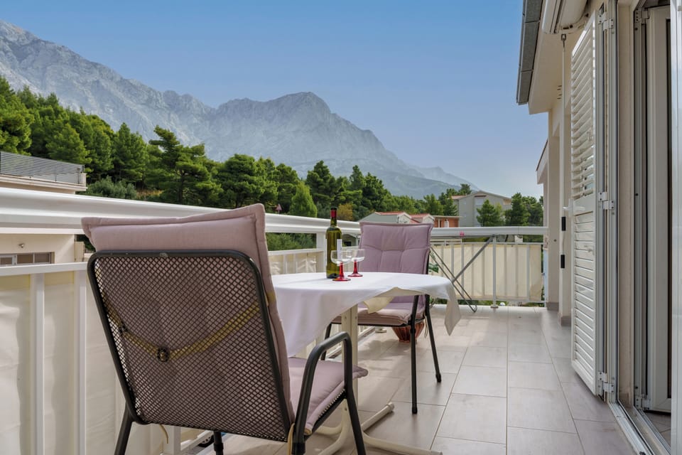 Studio, Balcony, City View | Outdoor dining