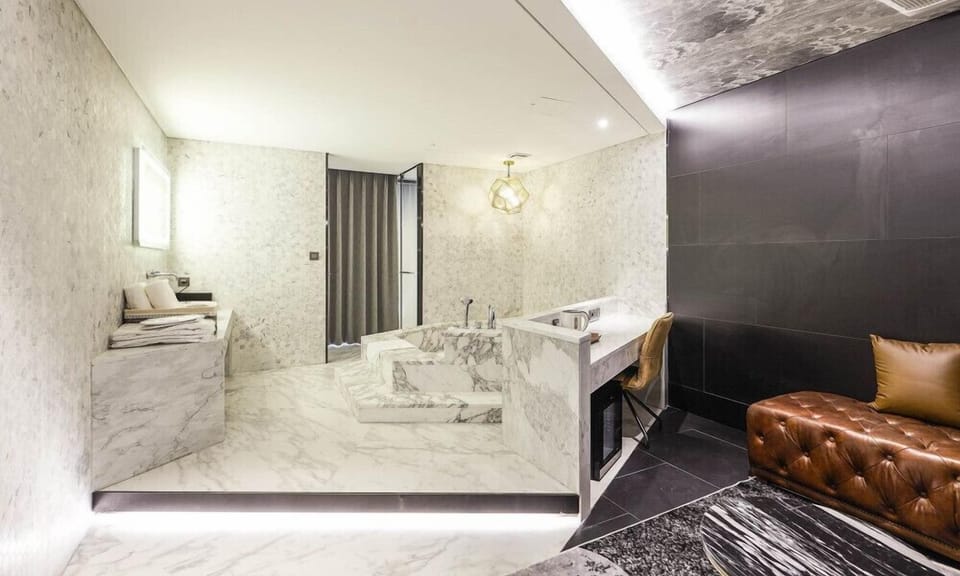 Deluxe King Room | Room amenity