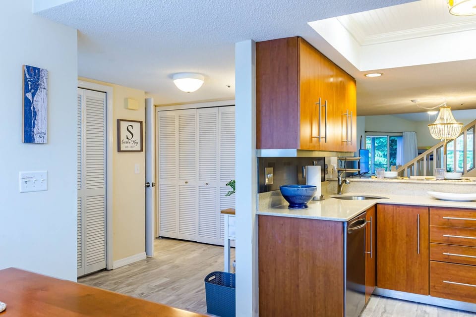 Buy your favorite foods and prepare them in the modern 5 star kitchen!