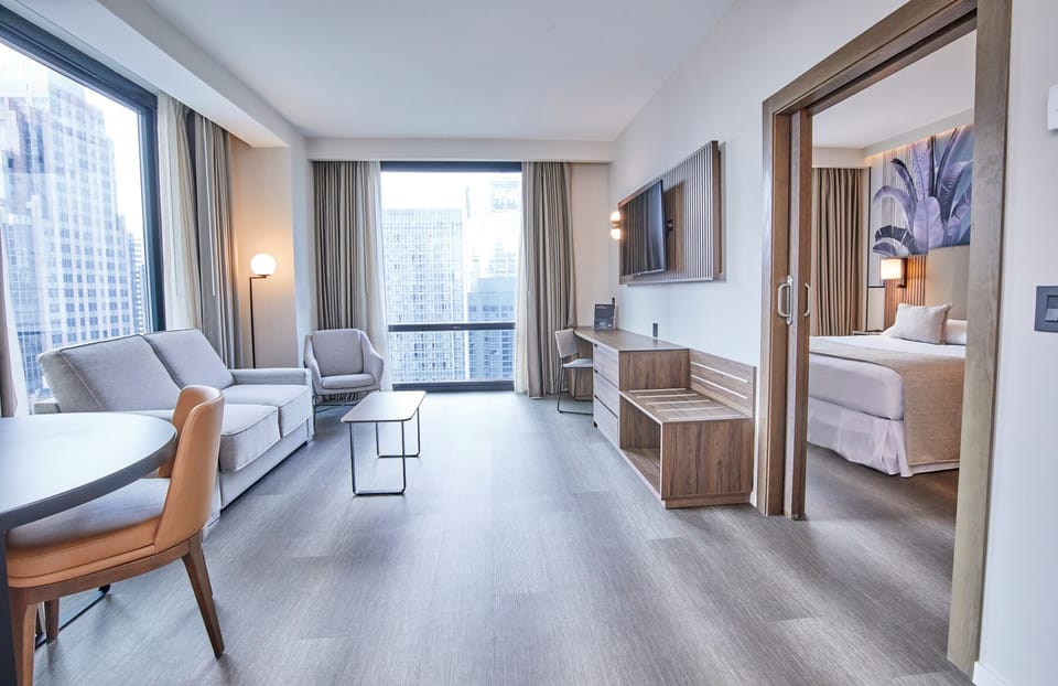 Senior Suite (Manhattan Package) | In-room safe, desk, soundproofing, iron/ironing board