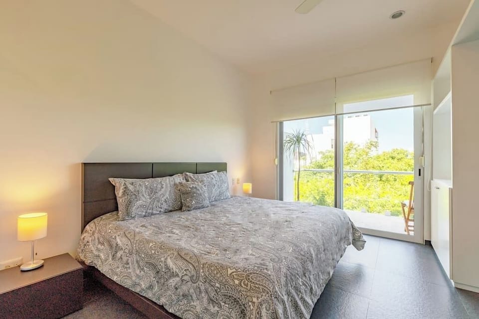 Master Bedroom King bed