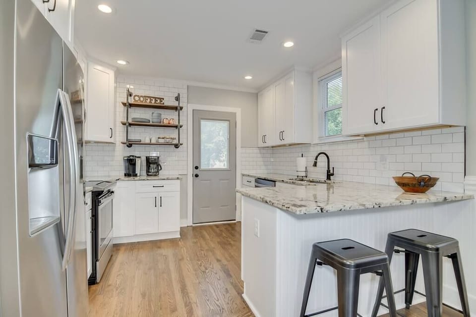 Full Stocked Kitchen (1)