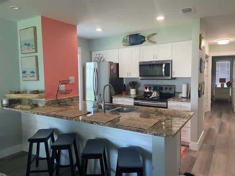 Kitchen/Bar