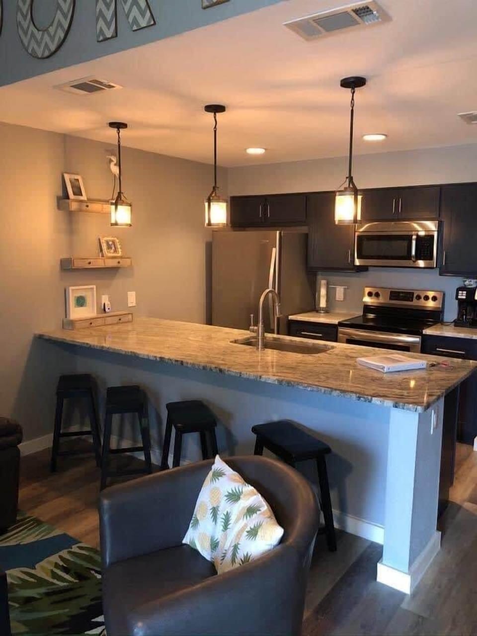 Kitchen/Bar area