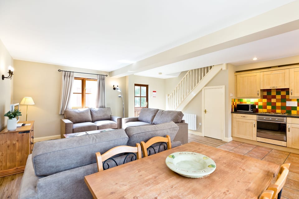Open Plan Kitchen, Dining & Living Area