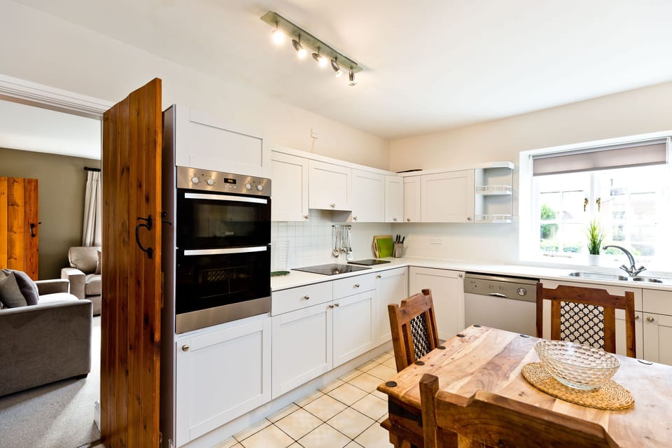 Traditional Farmhouse Kitchen