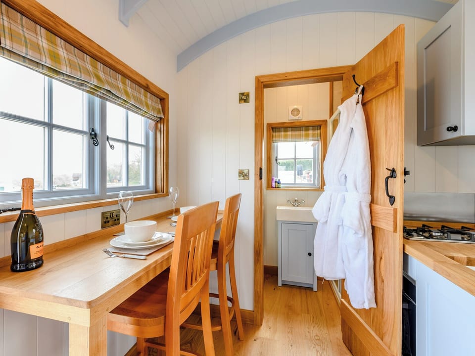 Interior | Spire View Hut, Alderbury, near Salisbury
