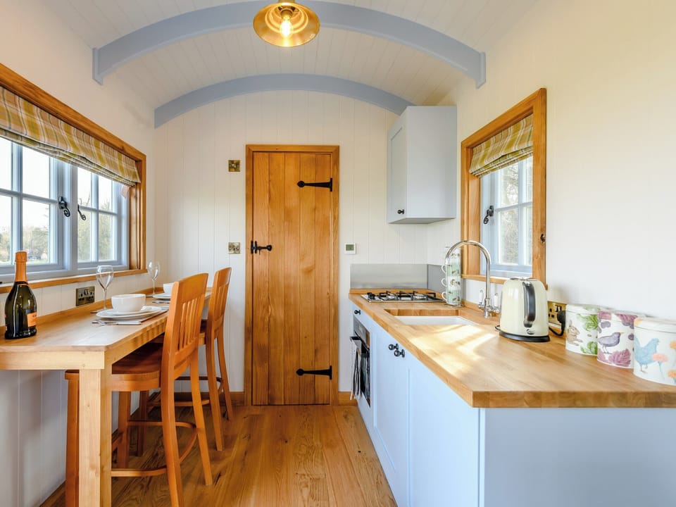 Interior | Spire View Hut, Alderbury, near Salisbury