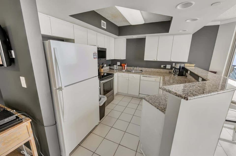 Kitchen Area with Amazing Views!
