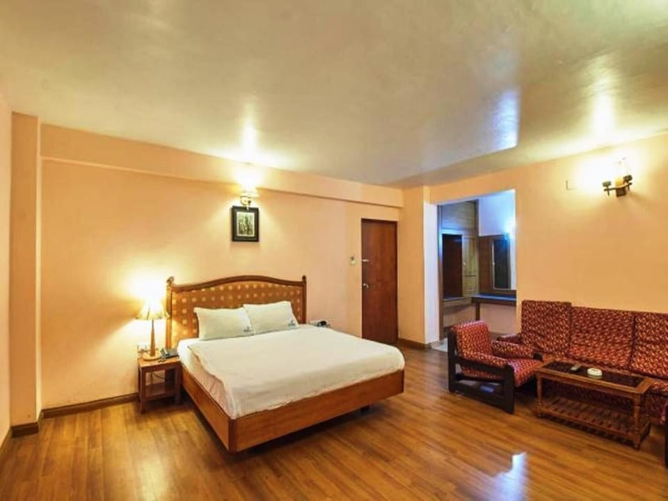 Premium bedding, iron/ironing board, free WiFi, bed sheets