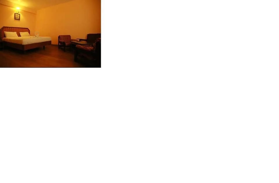 Premium bedding, iron/ironing board, free WiFi, bed sheets