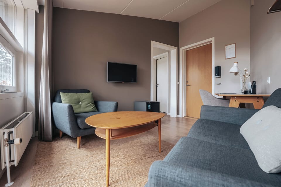 Junior Suite, 1 Bedroom, Connecting Rooms, Park View | Hypo-allergenic bedding, pillowtop beds, desk, laptop workspace
