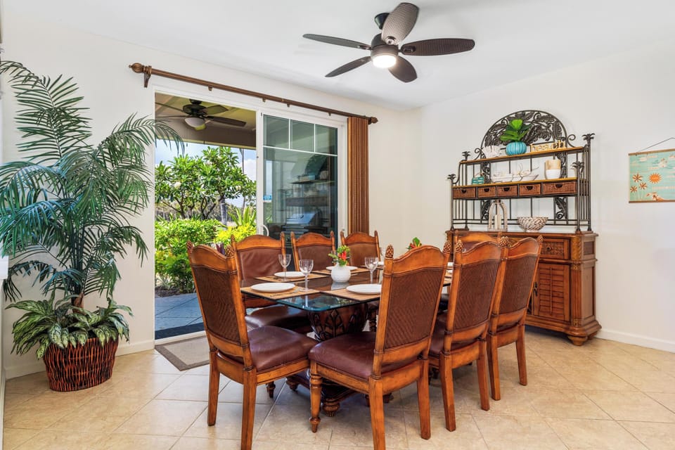 Dining area with seating for 8