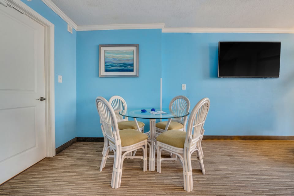 Dining area for a party of four !