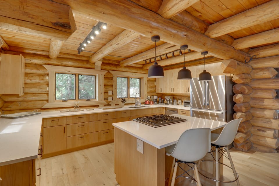Fully Equipped Kitchen | Stainless Steel Appliances