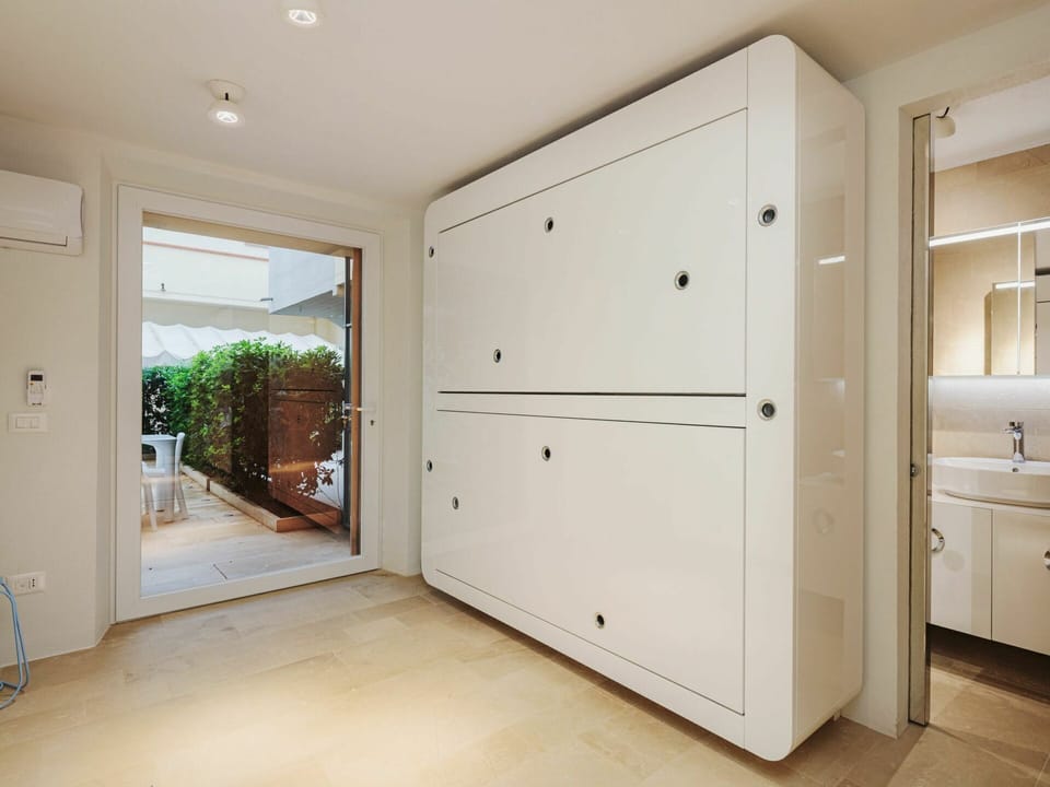 Cabinetry, Building, Property, Door, Wood, Lighting, Flooring, Floor, Wall