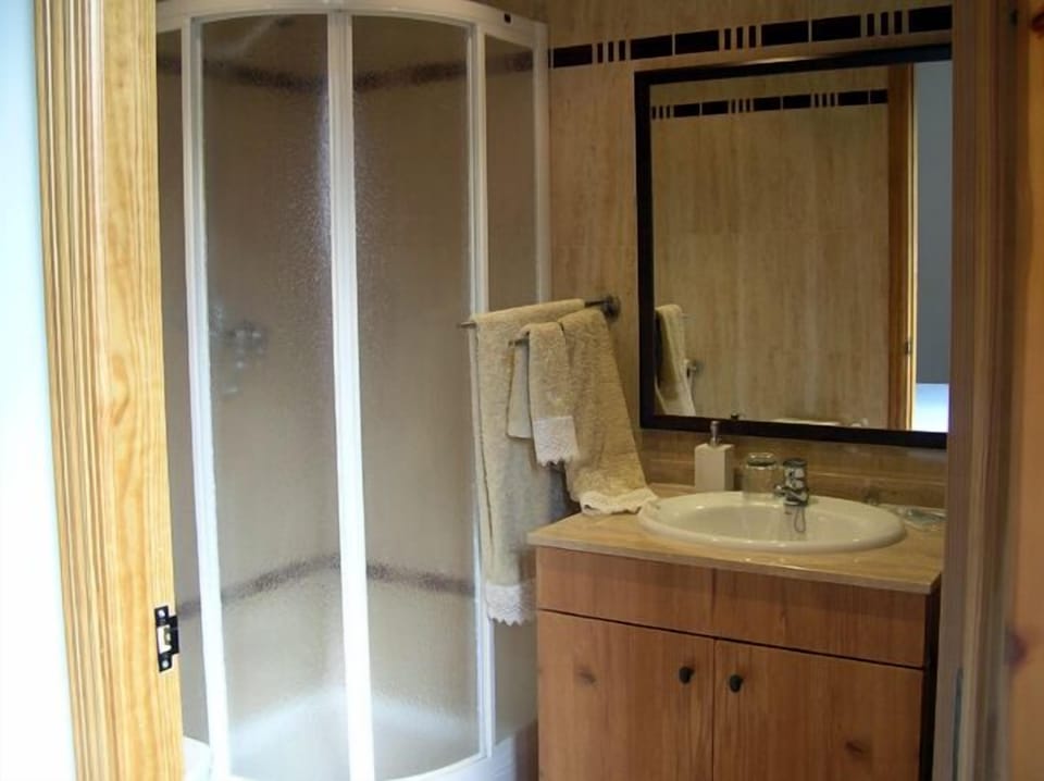Double or Twin Room | Bathroom | Free toiletries, hair dryer, bidet, towels