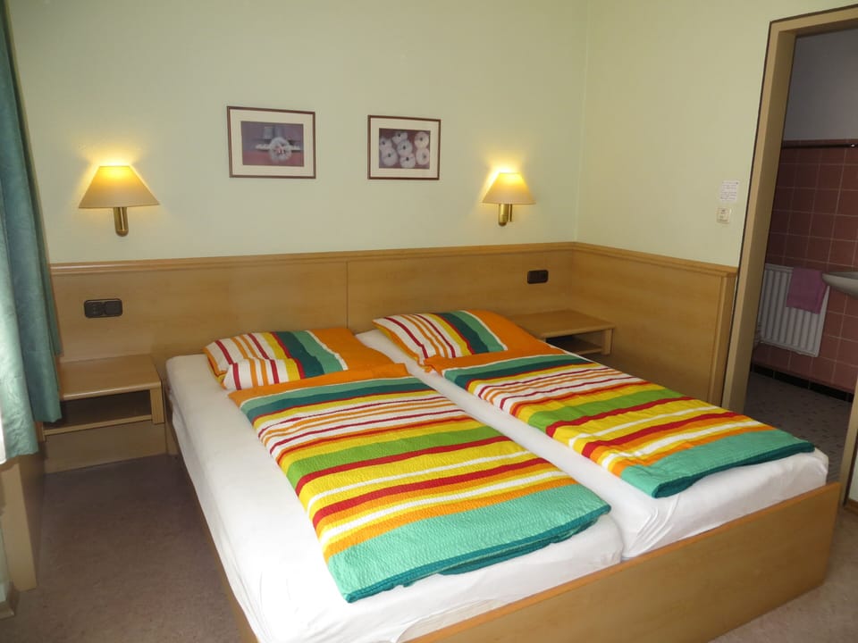 Double Room | Cribs (surcharge), WiFi (free), bed sheets