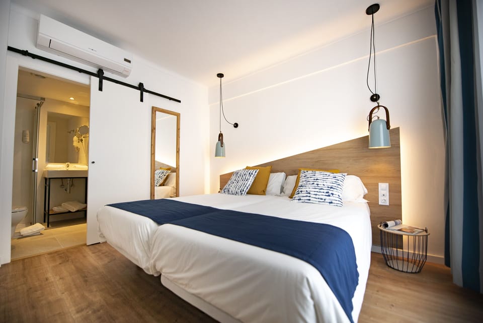In-room safe, desk, free WiFi, bed sheets