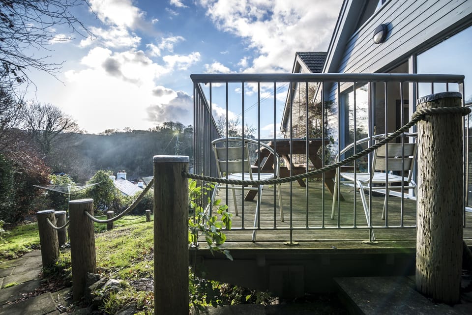 House (3 Bedrooms) | Balcony
